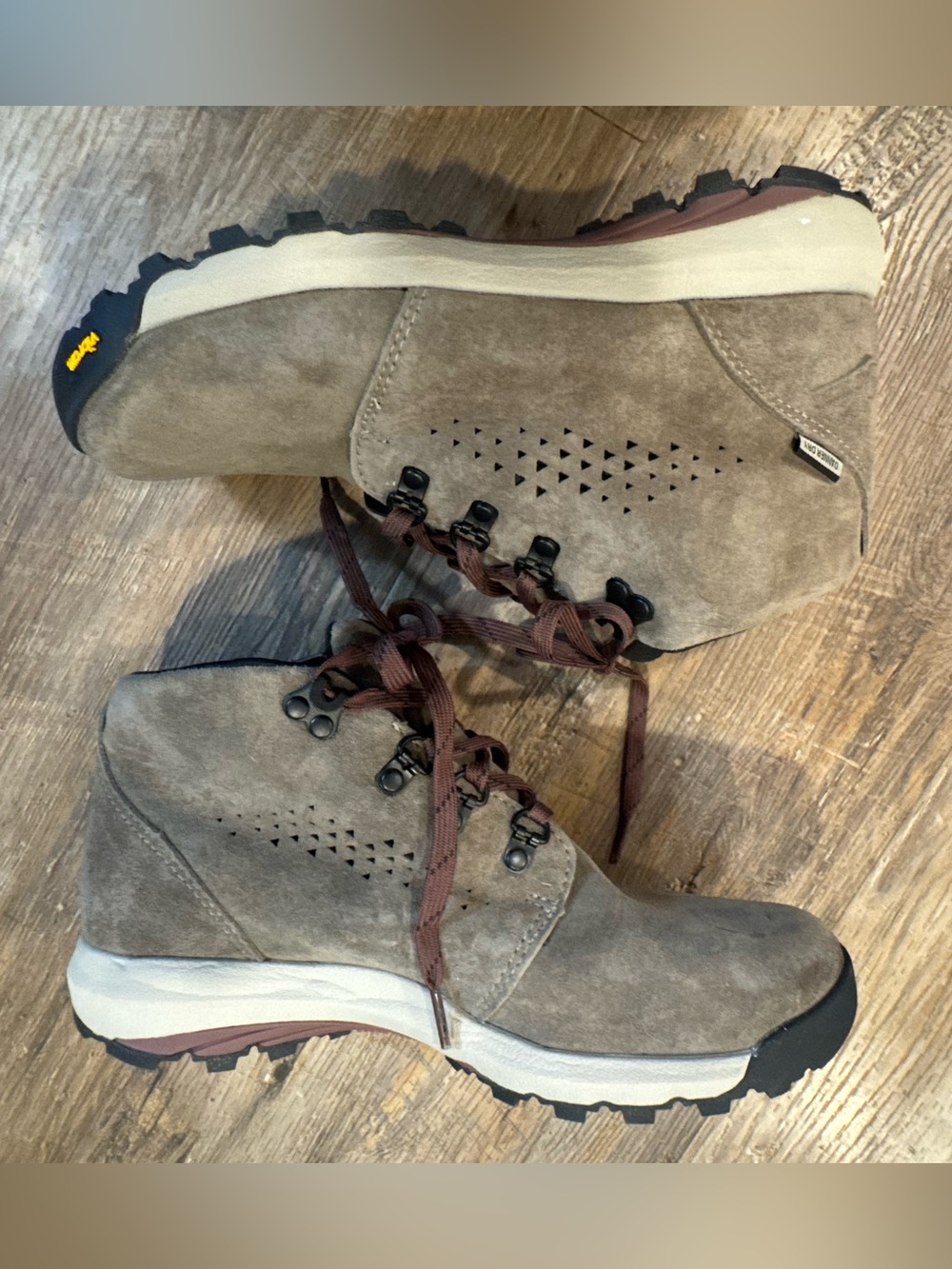 Danner Inquire Chukka Hiking Boots Grey/ Plum Sz 7.5 Outdoor Shoes